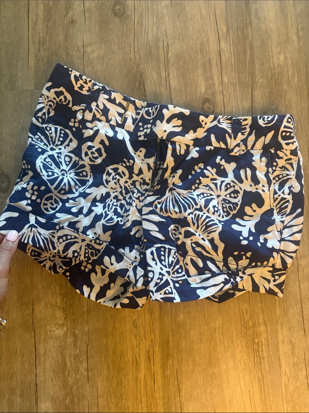 Lilly Pulitzer Navy and Cream Botanical-Print High Waist Shorts